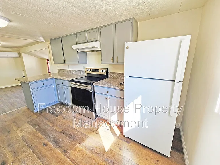 1080 W Windsong Ln #B — Photo 10