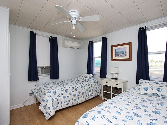 5th image of 1405 Long Beach Blvd