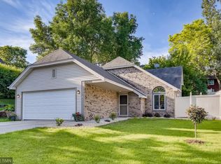 18639 Clear View Dr, Minnetonka, MN 55345