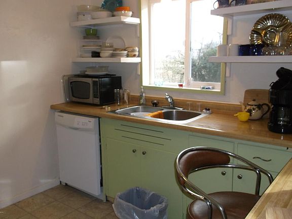 3rd image of 1449 SE Bay Blvd