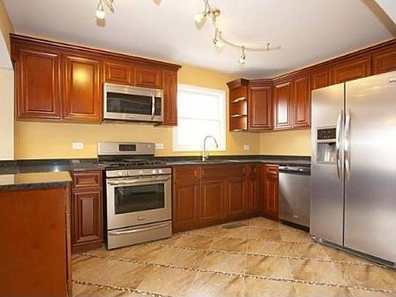 3rd image of 389 Oglesby Ave