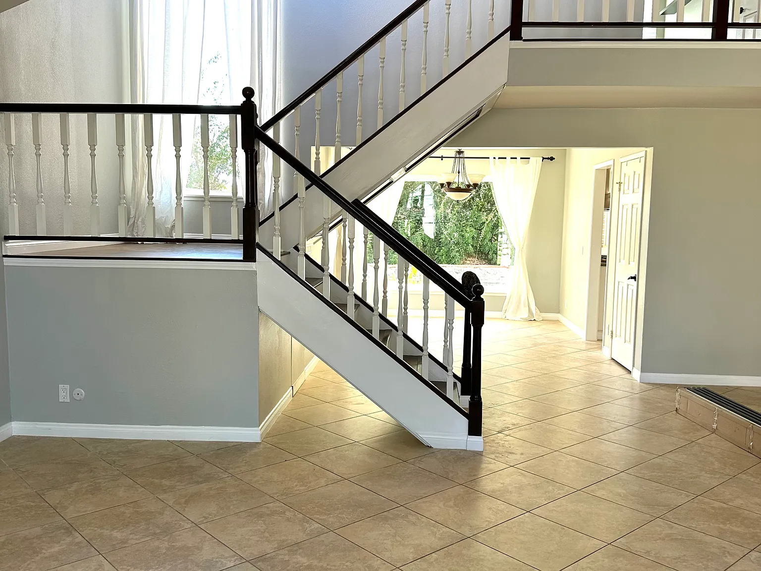 2364 Amber Grove Ct — Photo 2