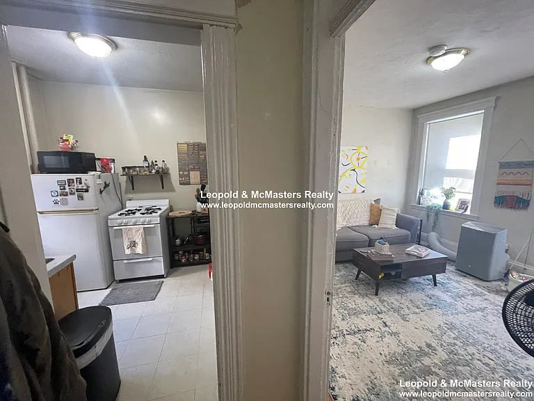 Gorden St Apartments — Photo 7