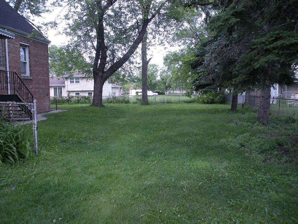 Side of house and yard