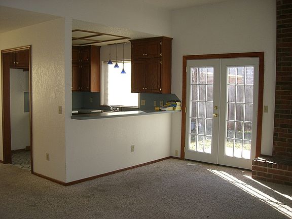 2nd image of 2305 N Lincoln Ave