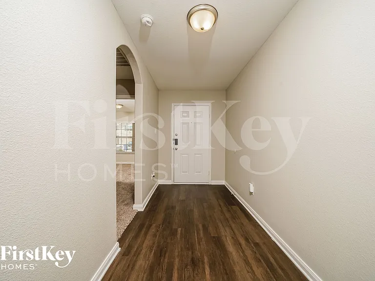 1310 Barrel Dr — Photo 2