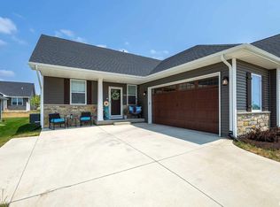 3040 Charissas Pl, Bettendorf, IA 52722