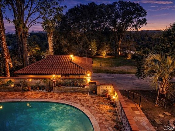 2nd image of 2945 Tyler St