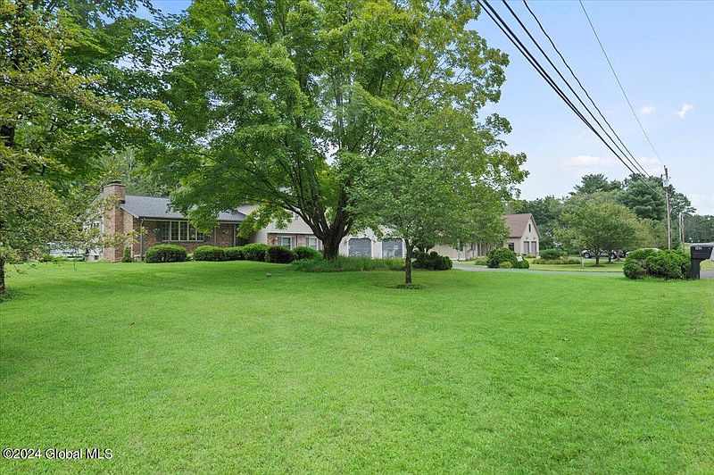 3rd image of 140 Spier Falls Road