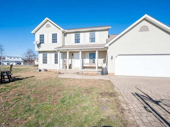 27112 Lakeside Dr, Beloit, OH 44609