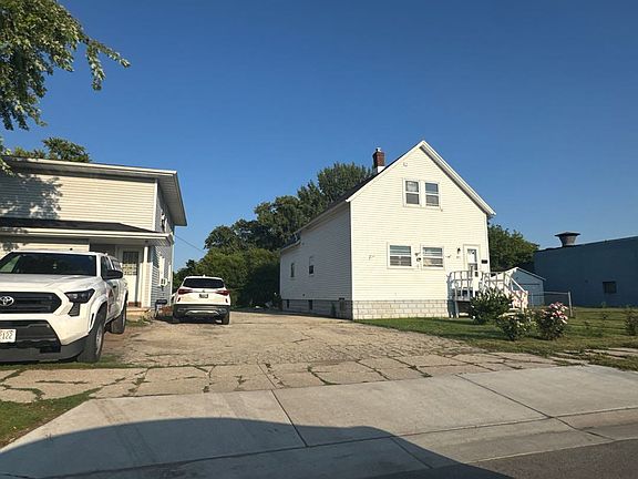 3rd image of 1133 S Maple Ave