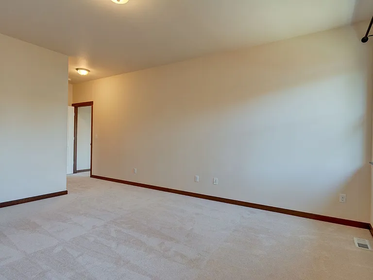 1640 SW Downfield Way — Photo 16