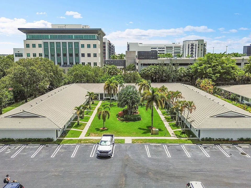 Centro Apartments - 3249 Coral Hills Dr.