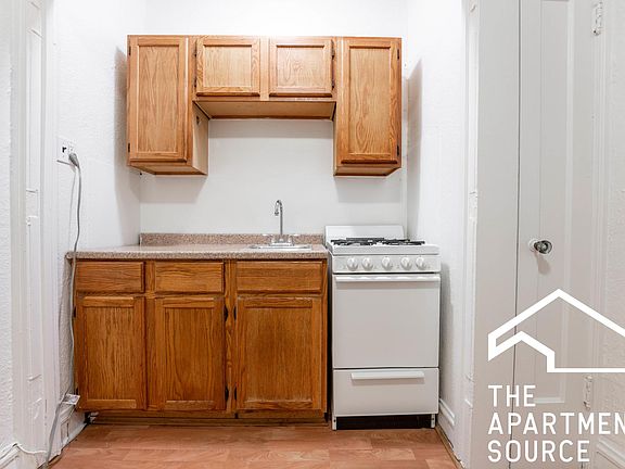 4th image of 5528 S Hyde Park Blvd #504