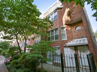 2717 N Lehmann Ct APT 9I, Chicago, IL, 60614