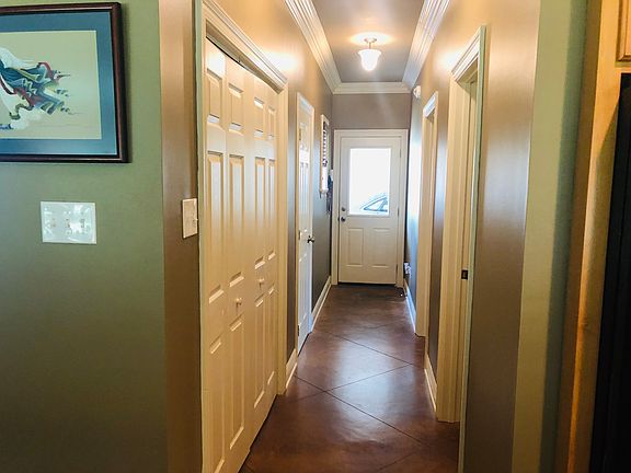 4th image of 1417 Lake Dr