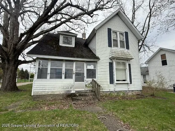 328 N Main St, Olivet, MI 49076