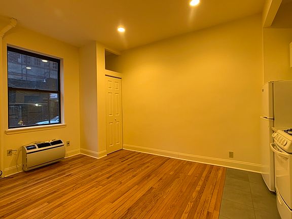 4th image of 328 E 95th St APT 1A