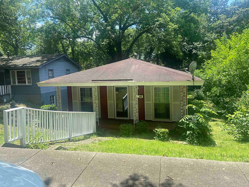 1st image of 222 Caulder Cir