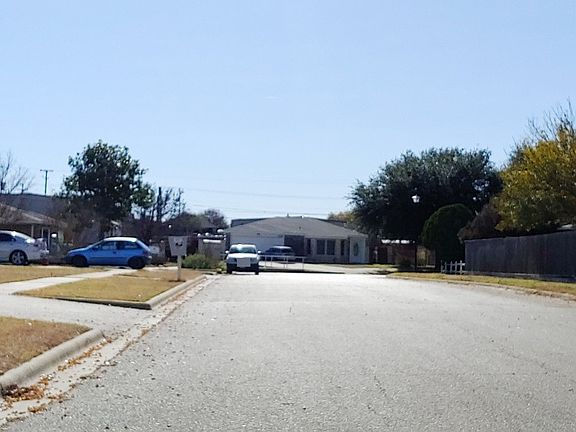 5th image of 4616 Ronald Dr
