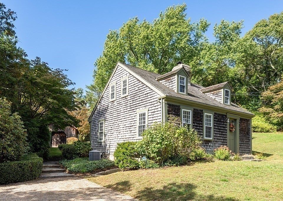 1147 Russells Mills Rd, Dartmouth, MA 02748 | Zillow