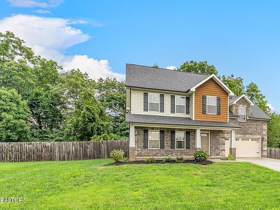 3rd image of 7730 Lake Mountain Ln