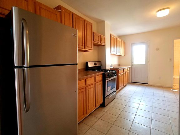 2nd image of 136 Van Horne St #House