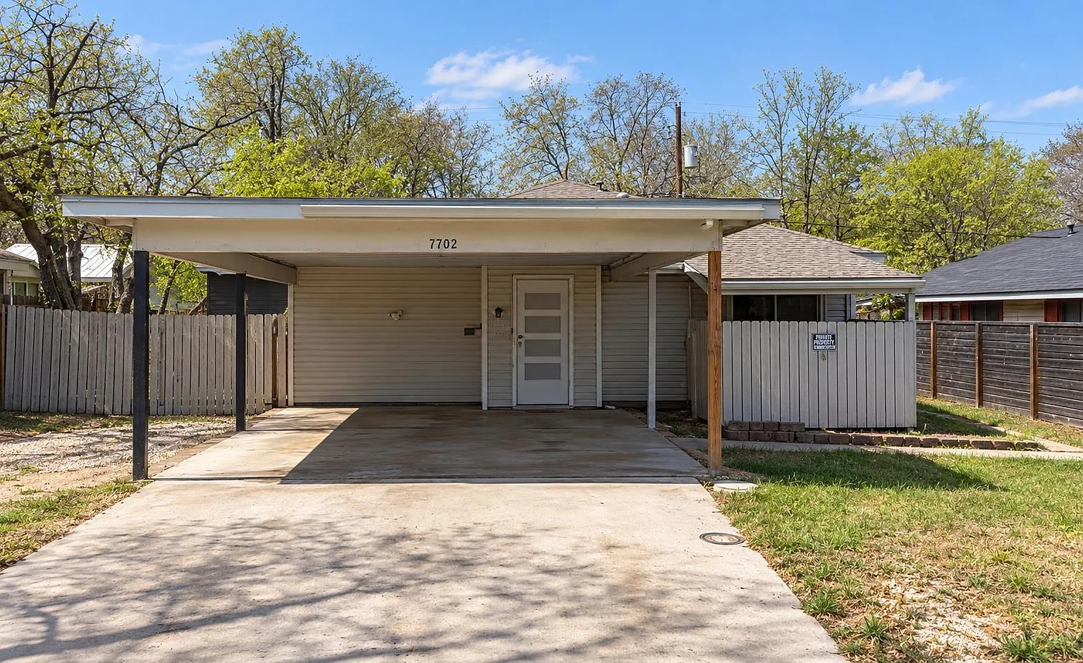 2 bed, 1.0 bath, 858 sqft, $1,699 — Photo 1