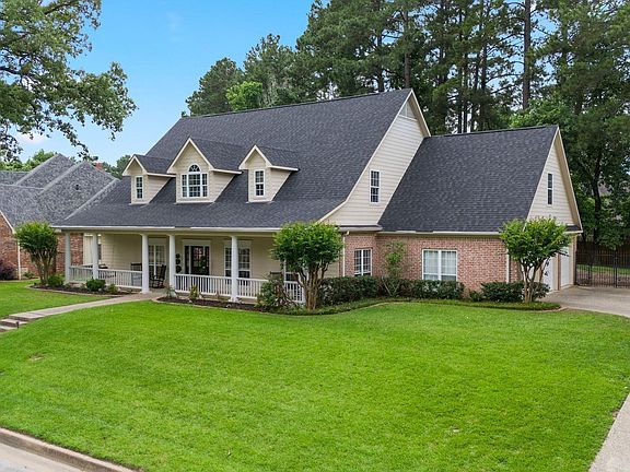 3rd image of 3814 Woods Blvd
