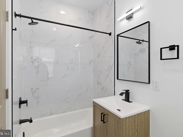 4021 Brown St #4 — Photo 8