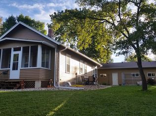 810 Mulberry St, Yankton, SD 57078