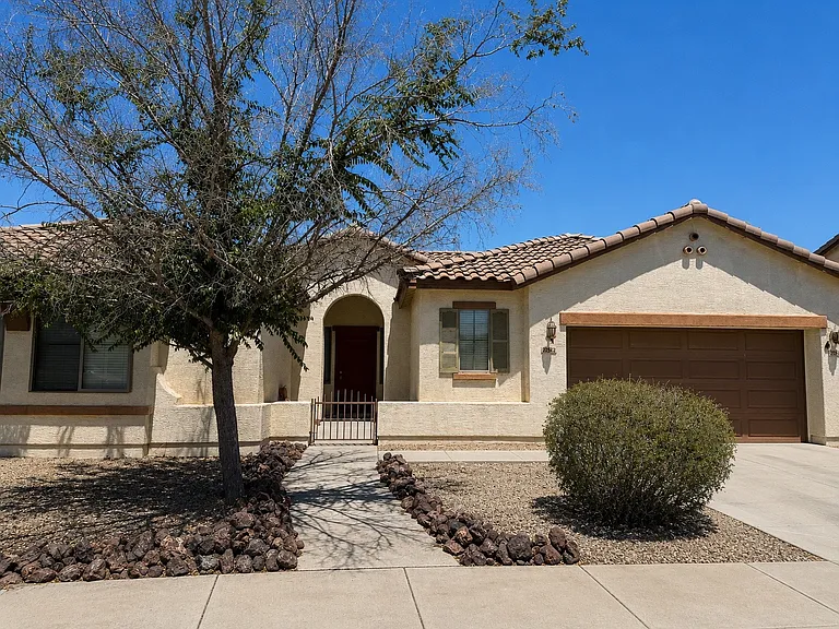 2562 W Alta Vista Rd — Photo 1