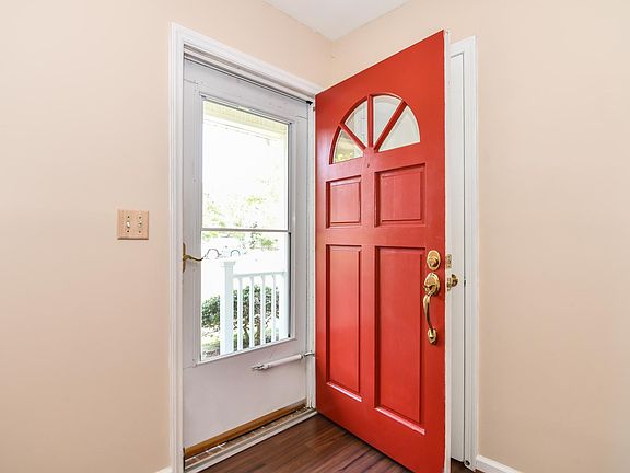 2nd image of 3 Bayberry Ct
