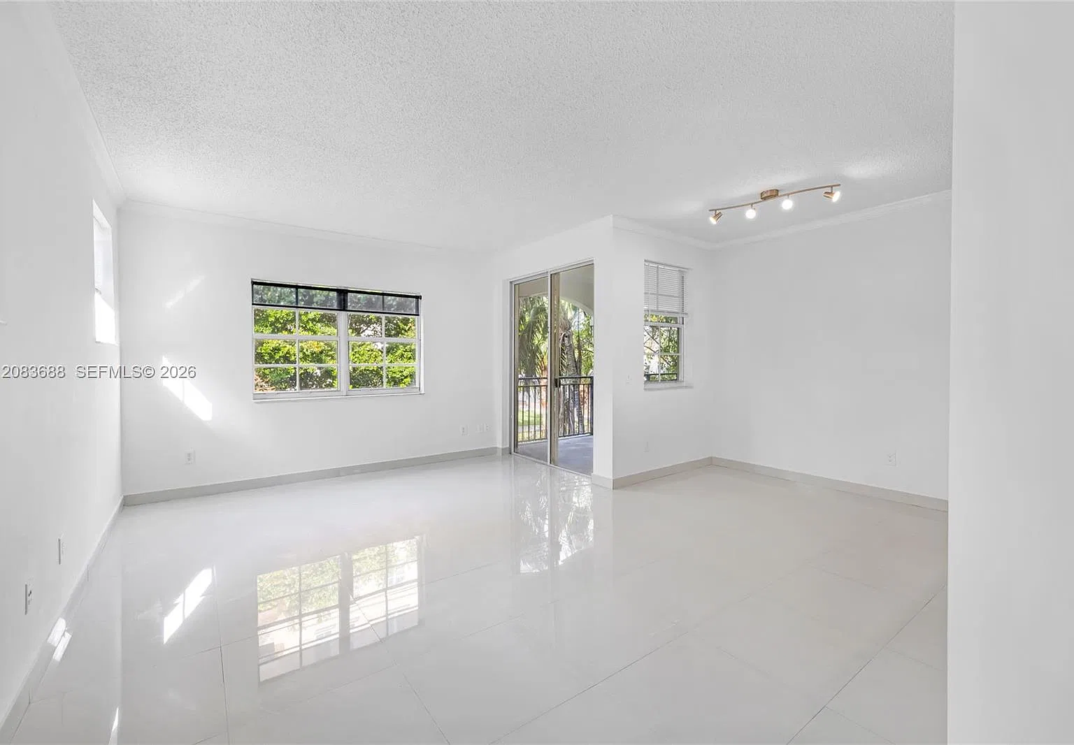 Village By The Bay Condo — Photo 2