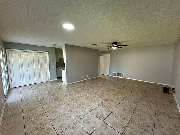5th image of 1304 E Mesa Park Dr