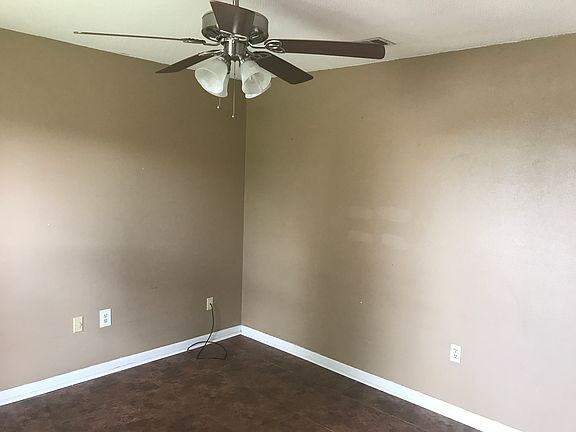 4th image of 348 Sugarpine Dr