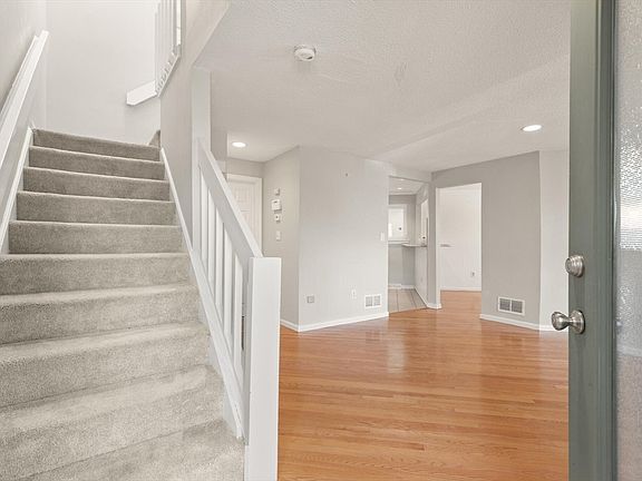 2nd image of 89 Trailside Way #89