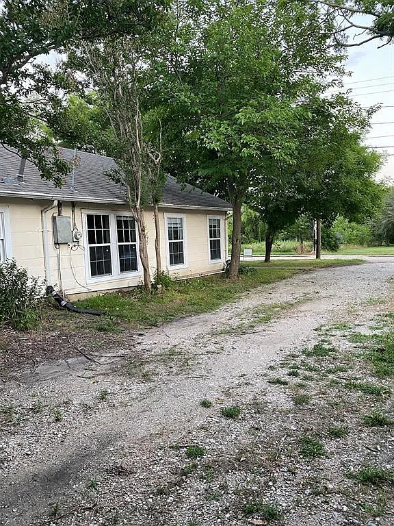 3 bed, 1598 sqft, $1,490 — Photo 2
