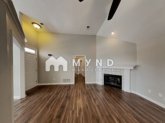 3rd image of 7433 Holly Grove Dr