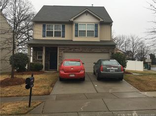 425 Goshawk Ln, Charlotte, NC 28216