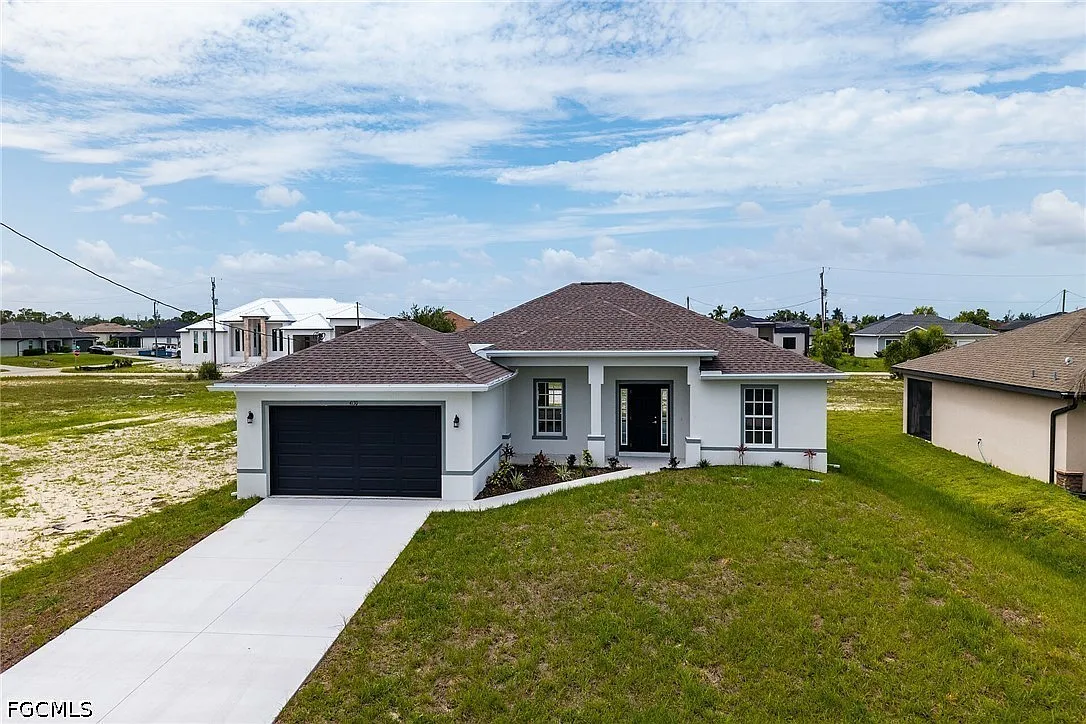 4 bed, 3.0 bath, 1683 sqft, $2,200 — Photo 2