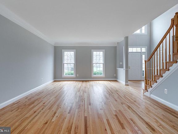 3rd image of 2943 Oakton Knoll Ct