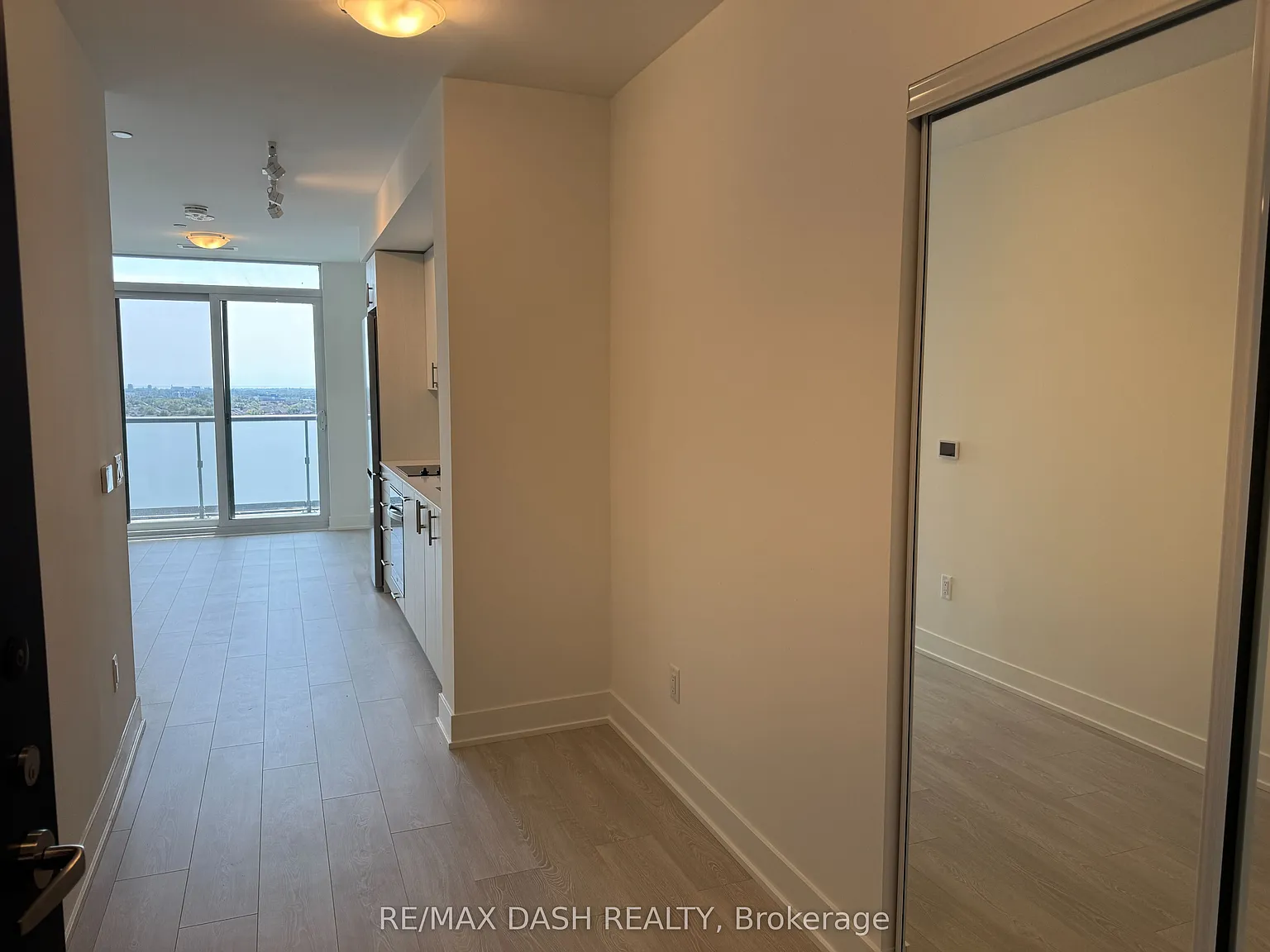 1 bed, $2,030 — Photo 3