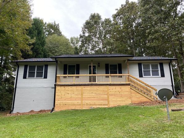 7045 Hickory Dr