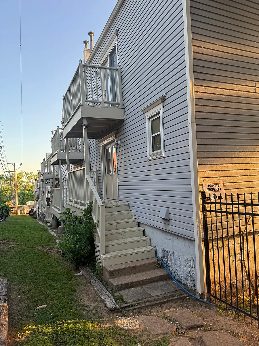 Shared fenced back yard - 766 W 13th St