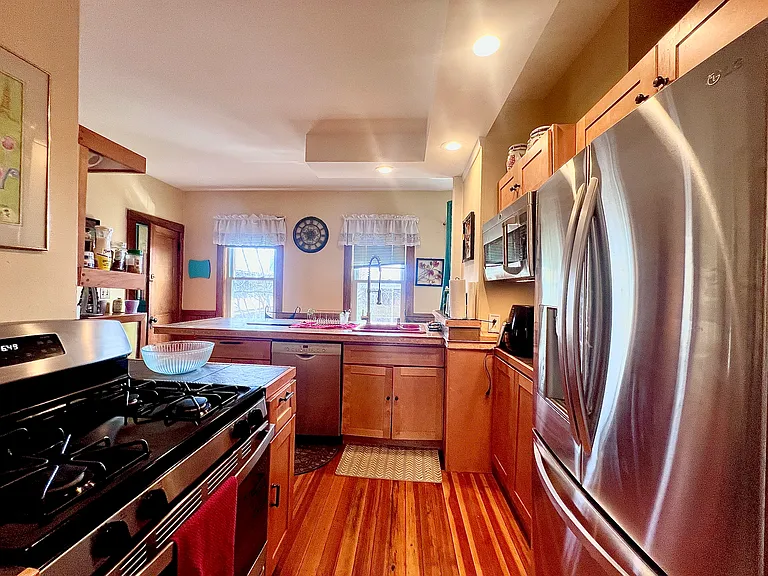 33 Oakland Rd #2 — Photo 3