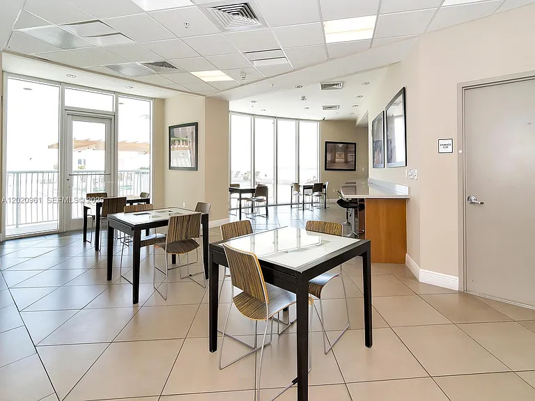 1750 N Bayshore Dr #1515 — Photo 32