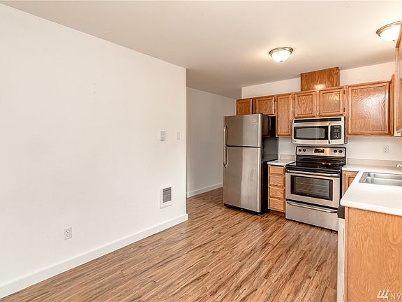 3rd image of 16312 119th Avenue Ct E