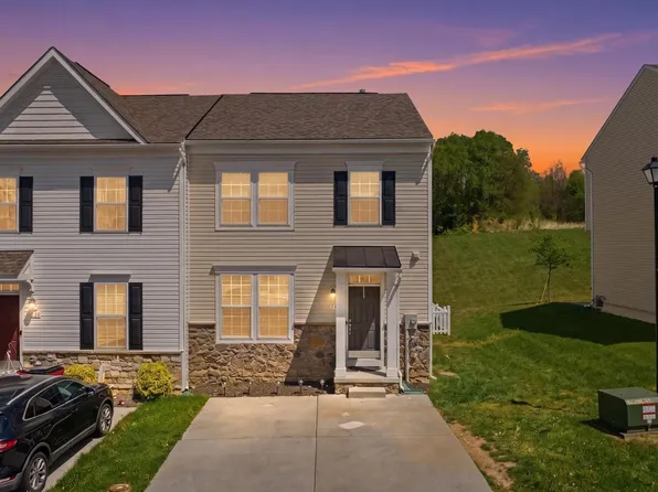 142 Compound Cir, Martinsburg, WV 25403