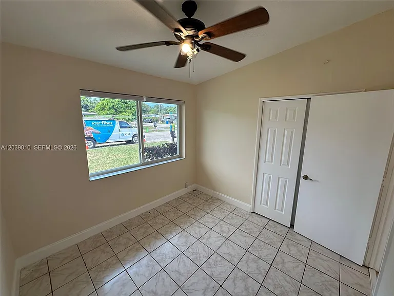 4410 SW 39th St — Photo 12